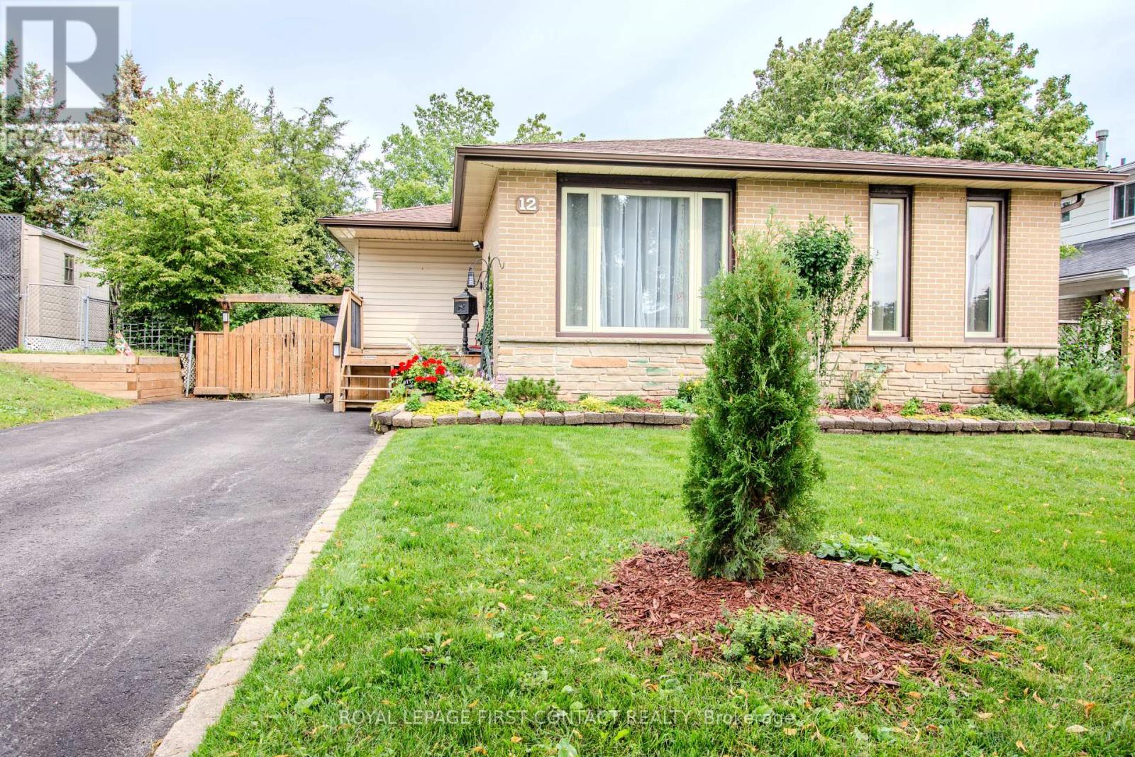 12 DAPHNE CRESCENT - 3