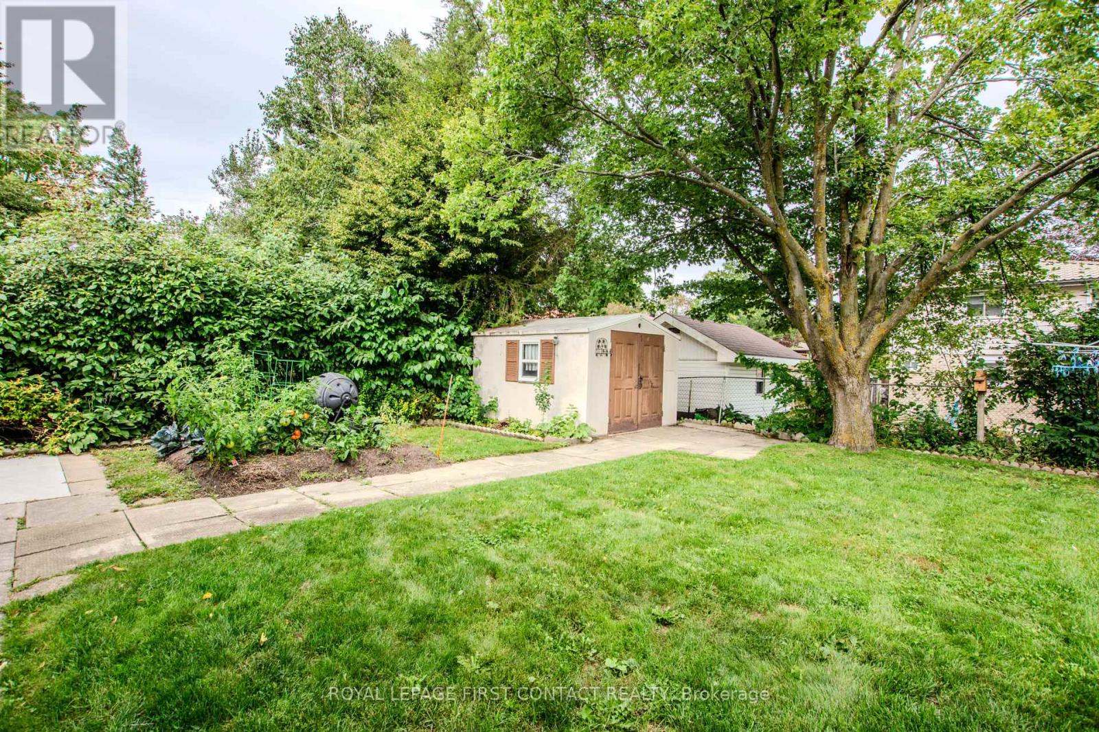 12 DAPHNE CRESCENT - Image 32