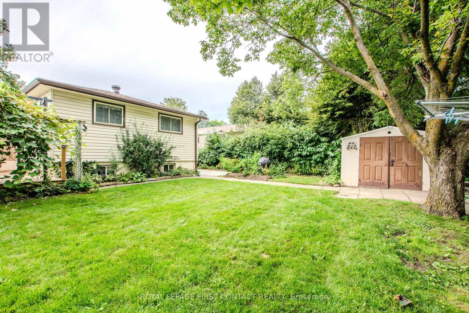 12 DAPHNE CRESCENT - Image 33