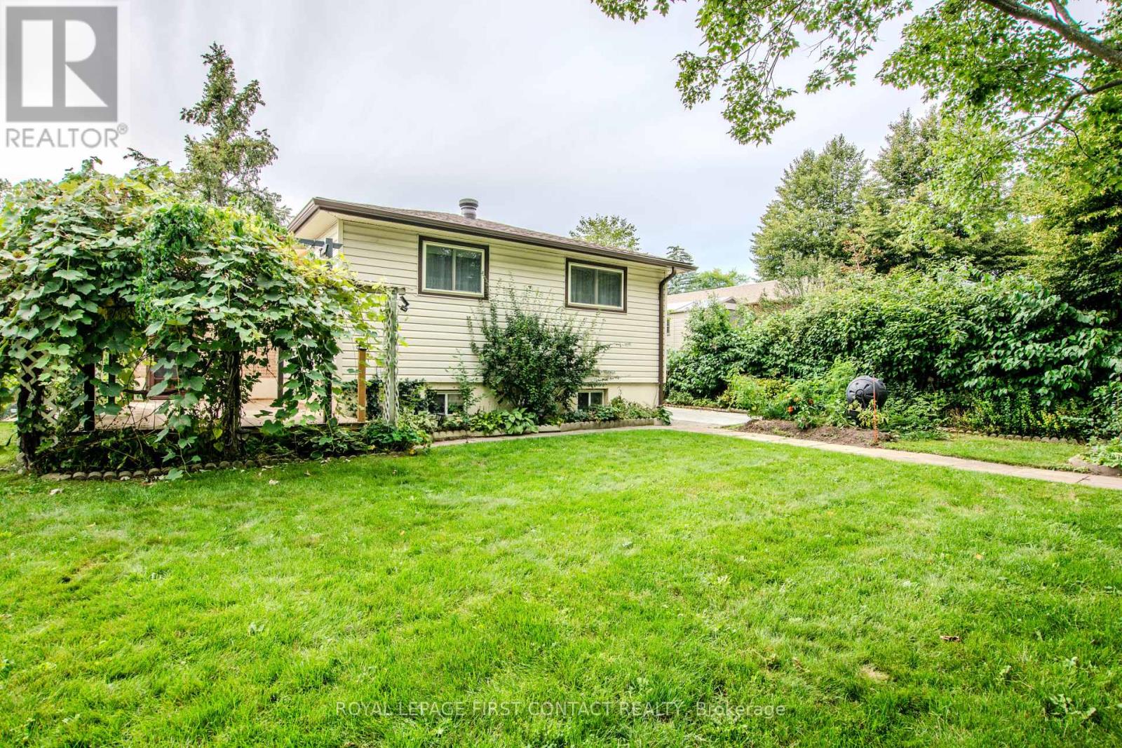 12 DAPHNE CRESCENT - Image 35
