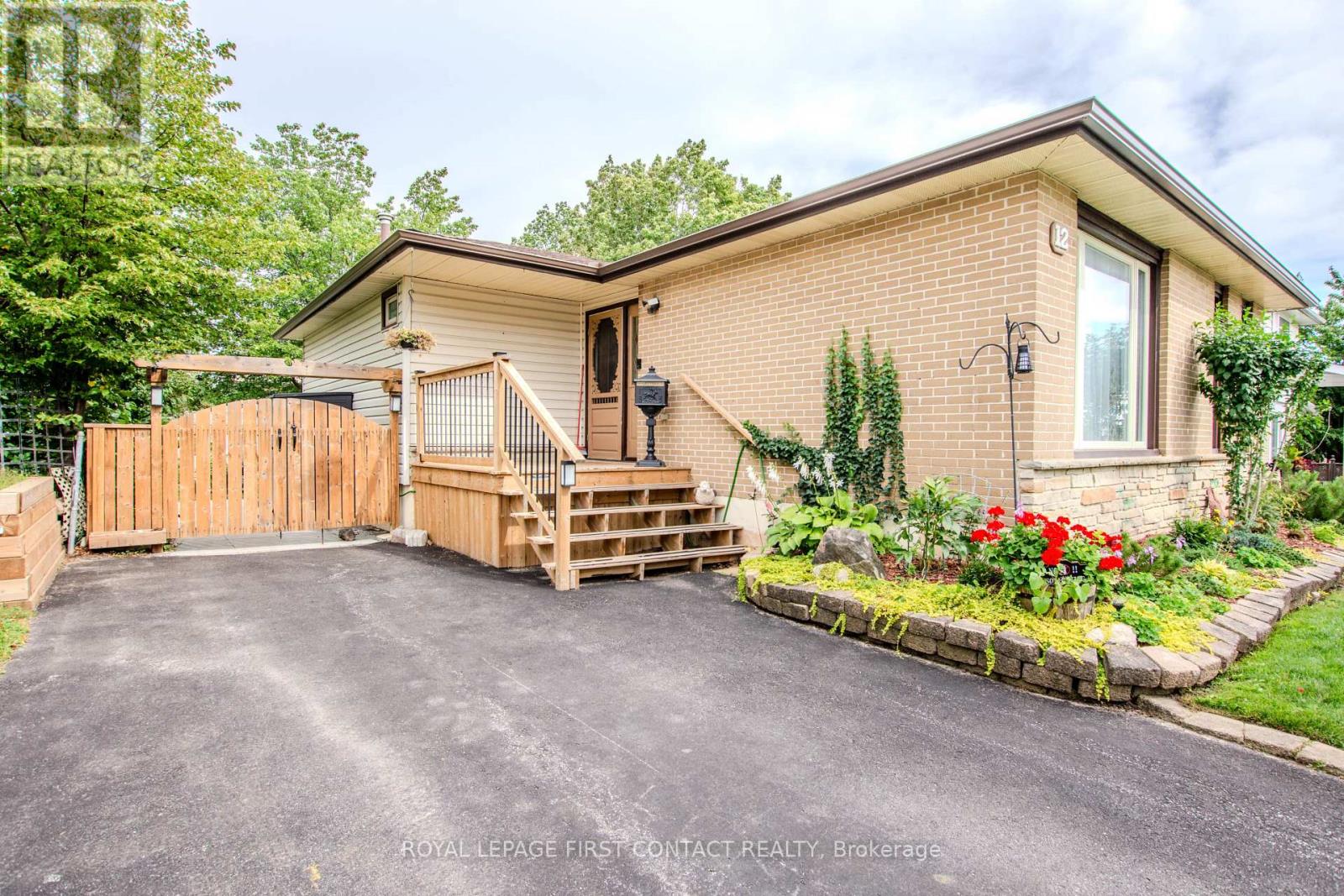 12 DAPHNE CRESCENT - Image 4
