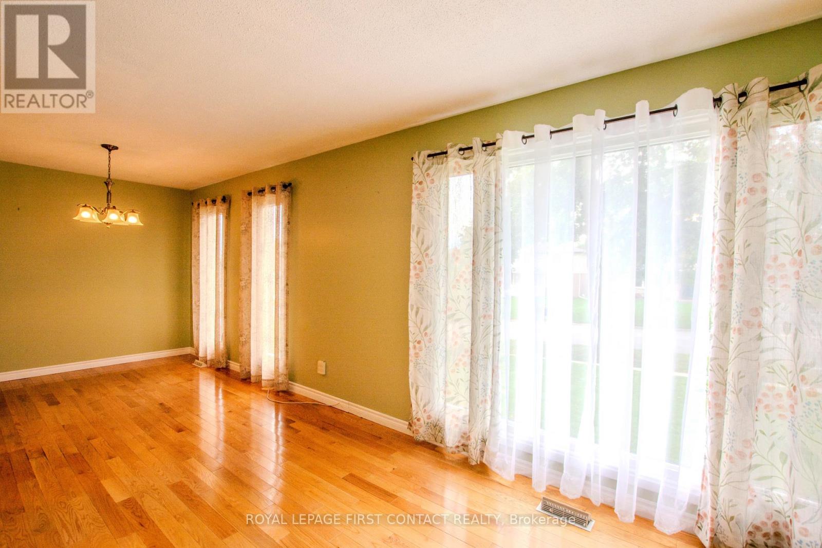 12 DAPHNE CRESCENT - Image 6