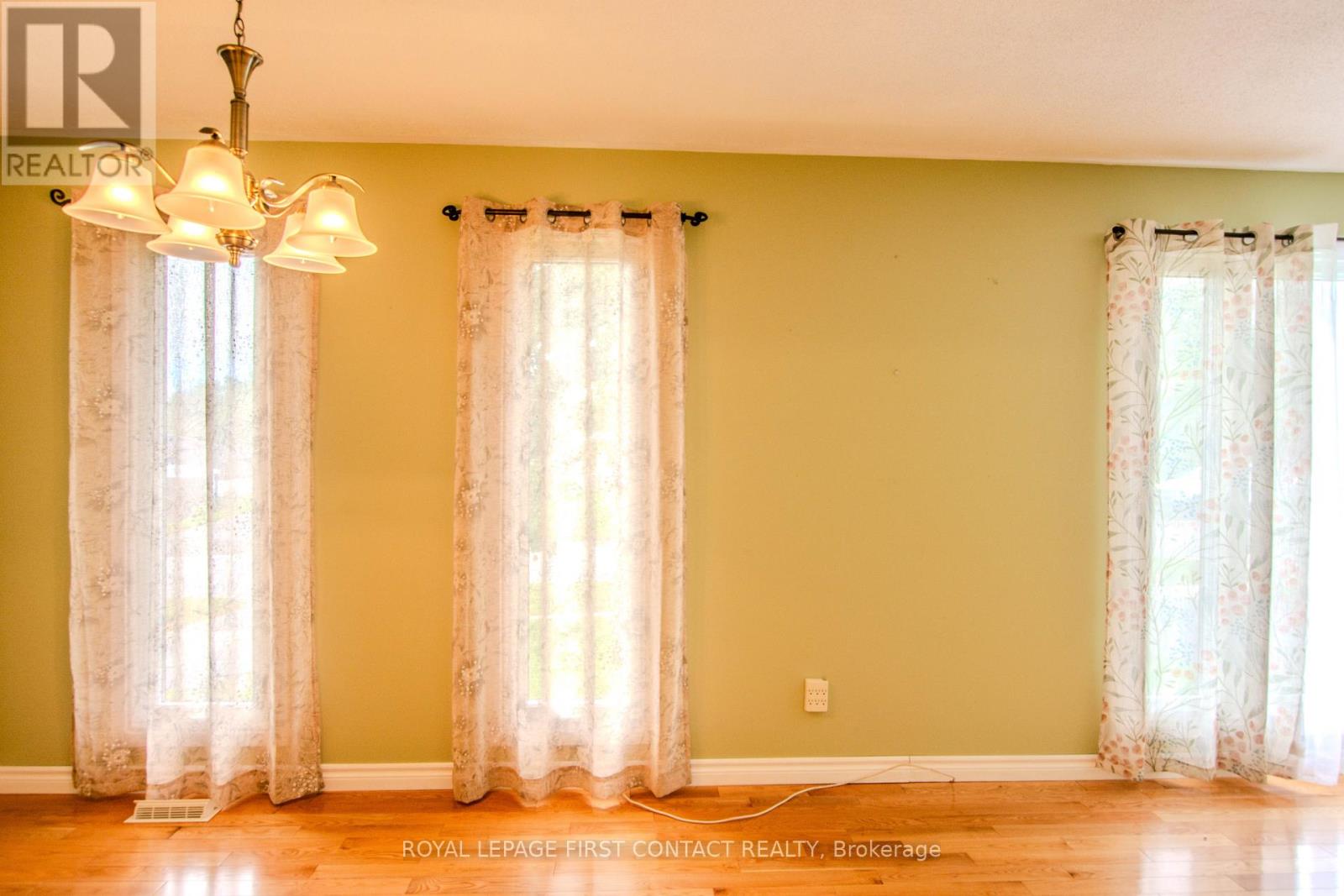 12 DAPHNE CRESCENT - Image 7