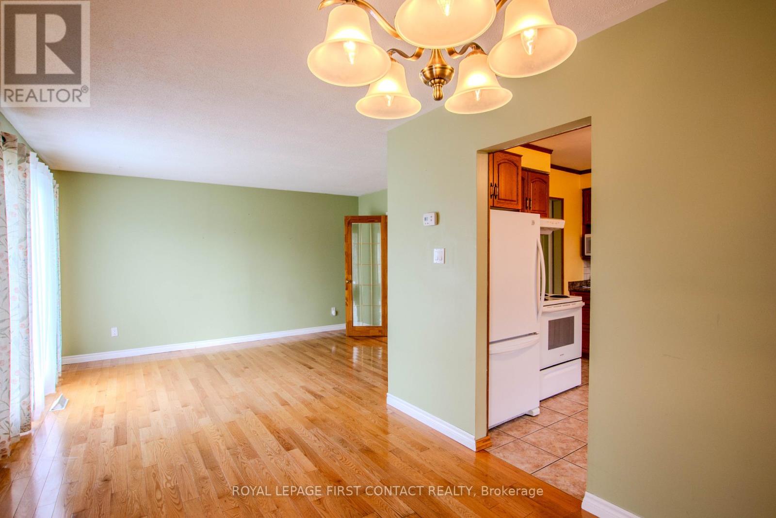 12 DAPHNE CRESCENT - Image 8
