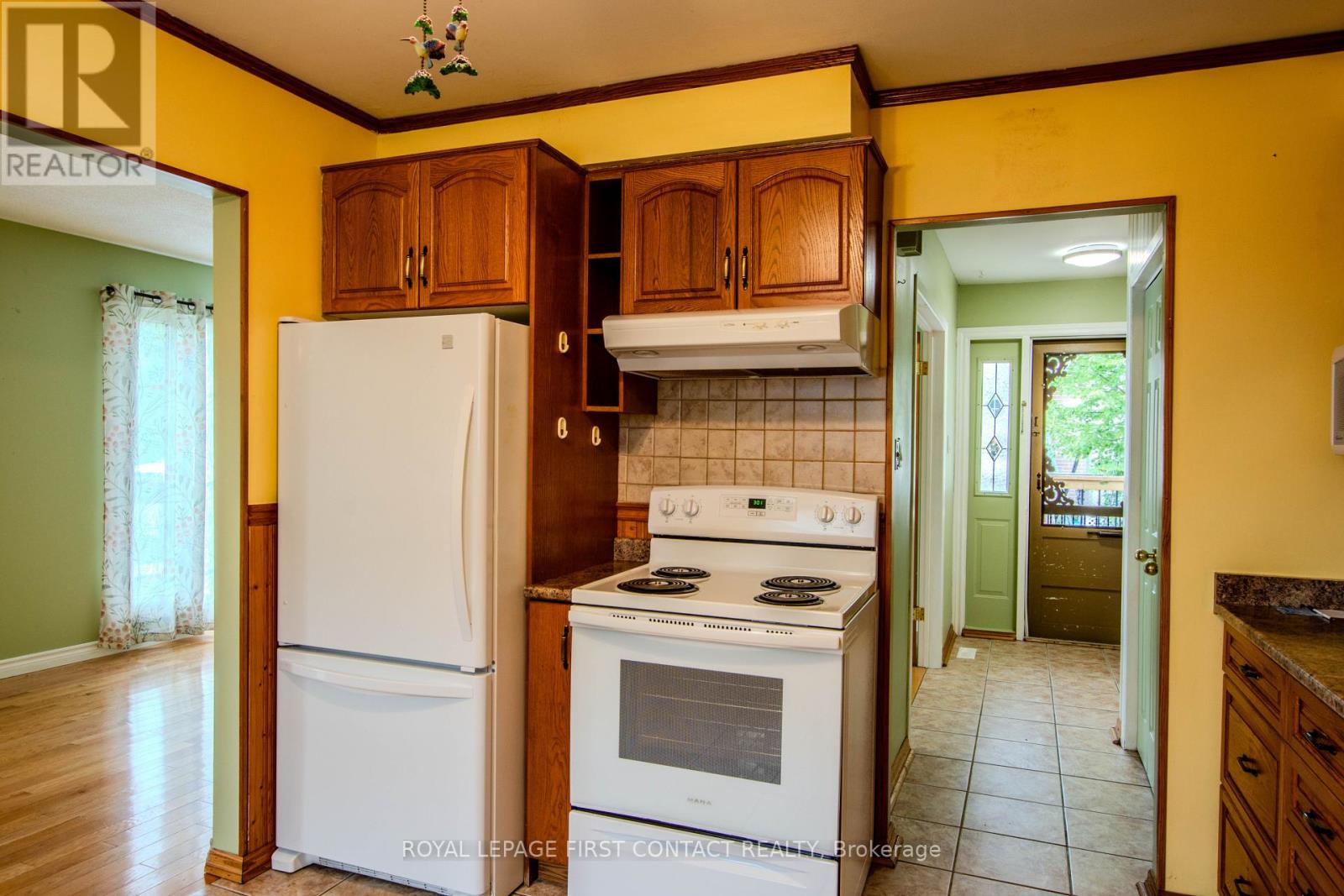 12 DAPHNE CRESCENT - 9