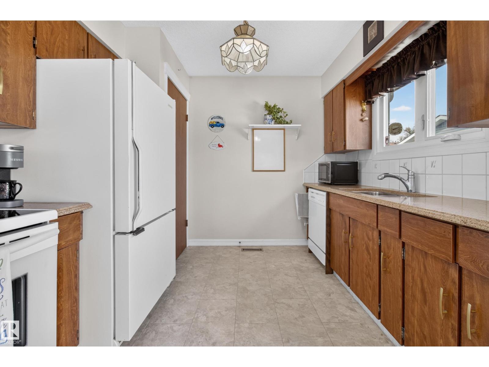14546 19 ST NW - 14