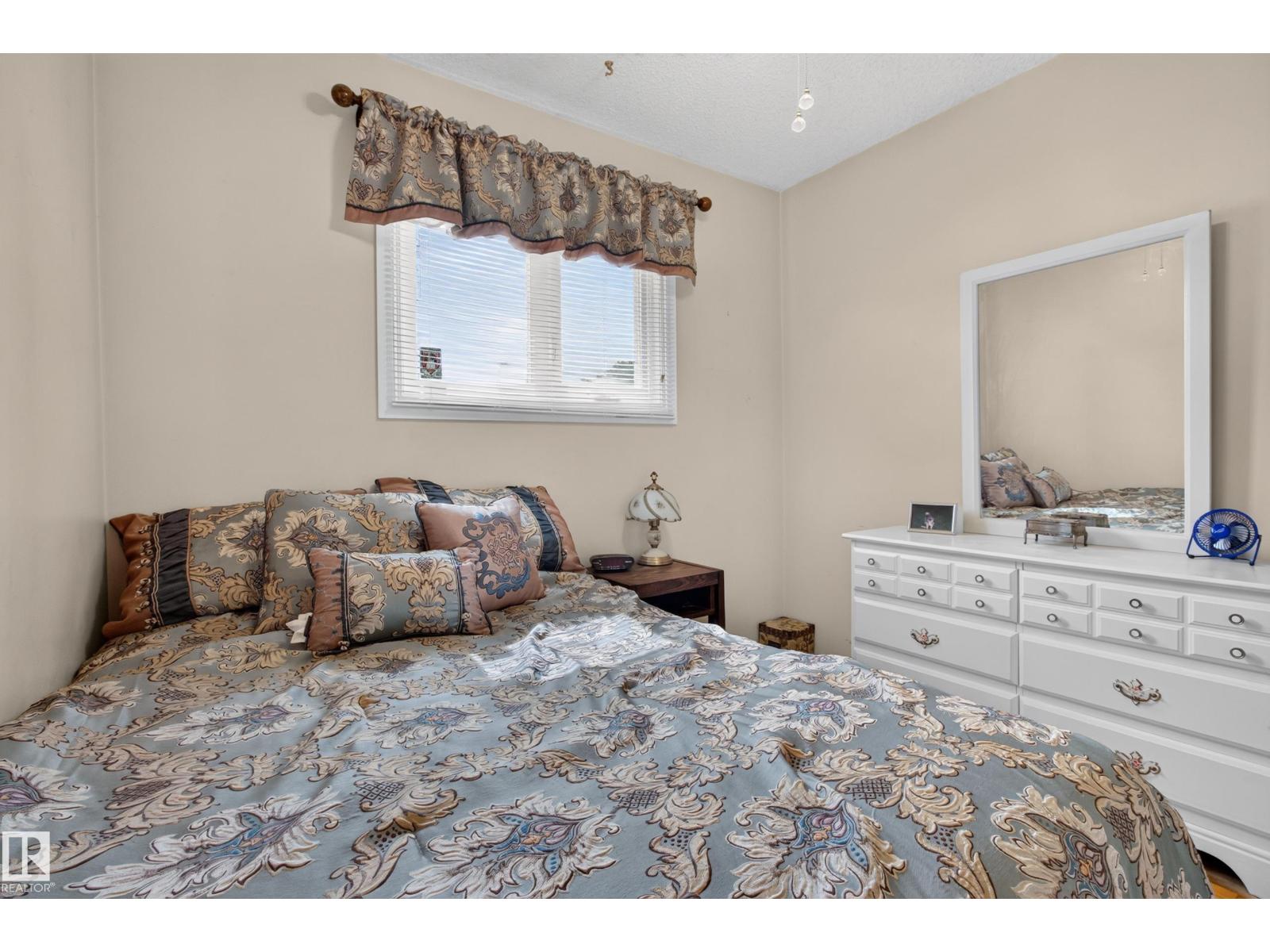 14546 19 ST NW - 28