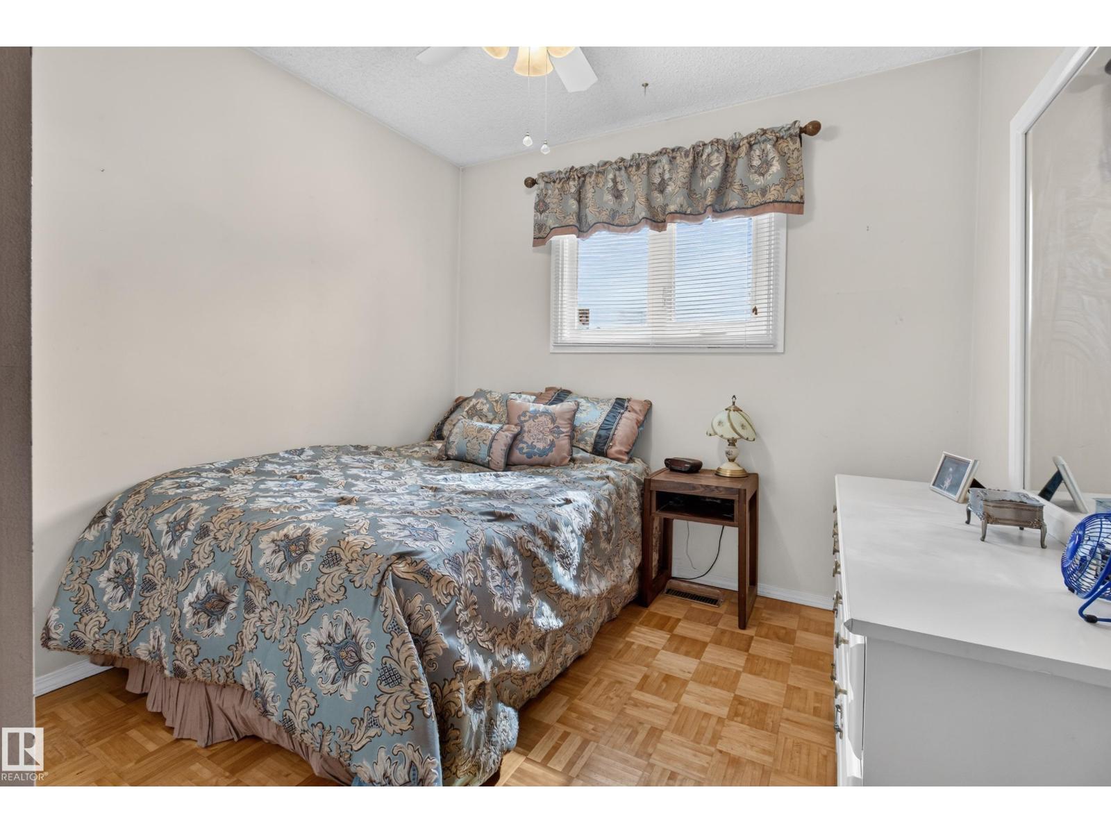 14546 19 ST NW - 29