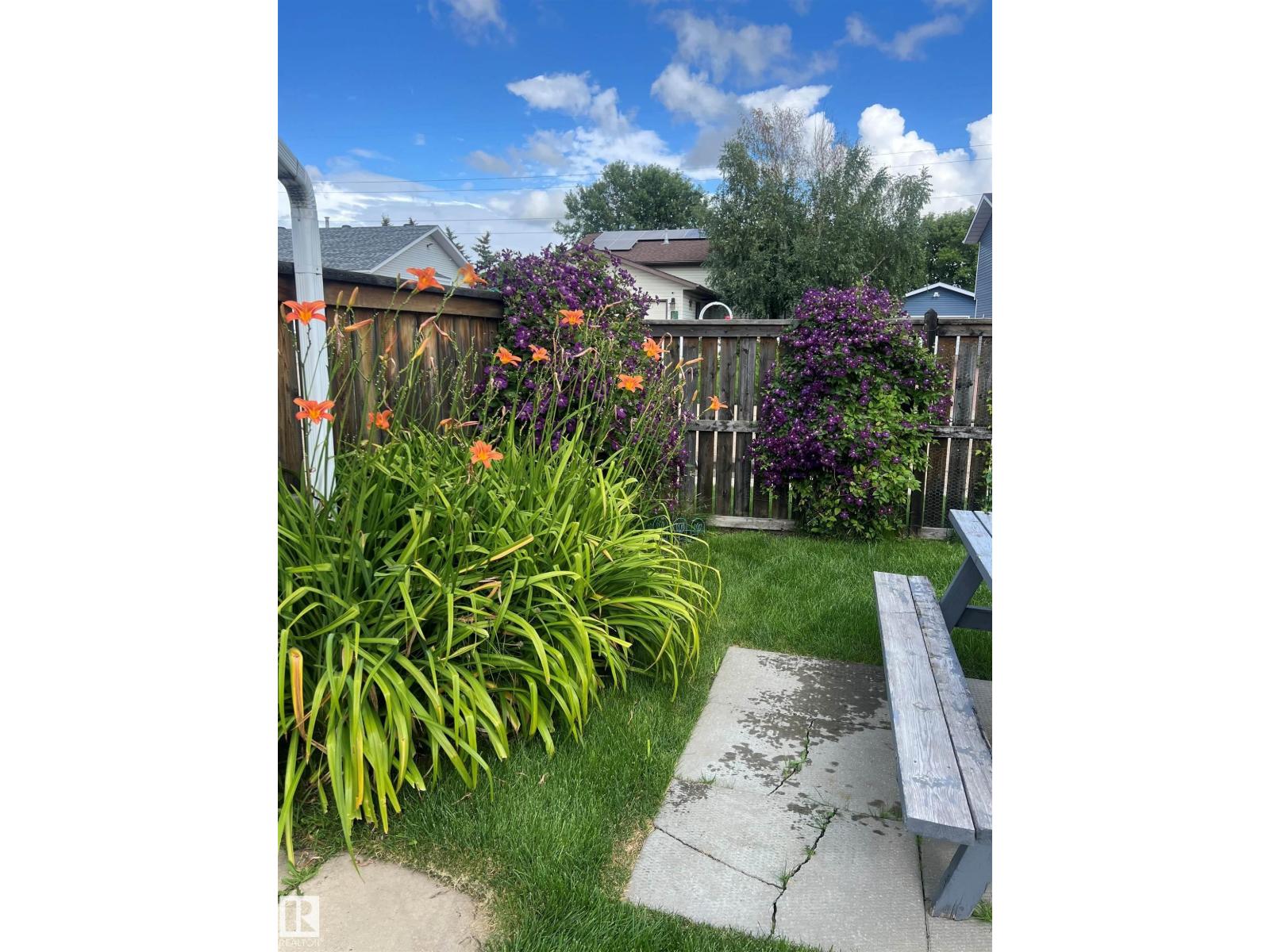 14546 19 ST NW - 55
