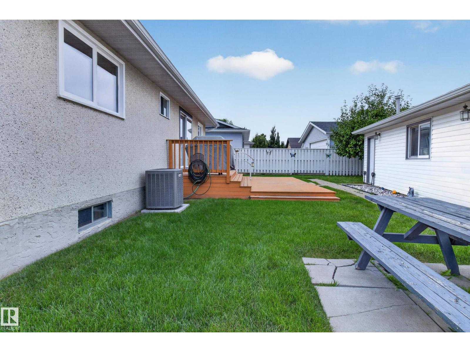 14546 19 ST NW - 60