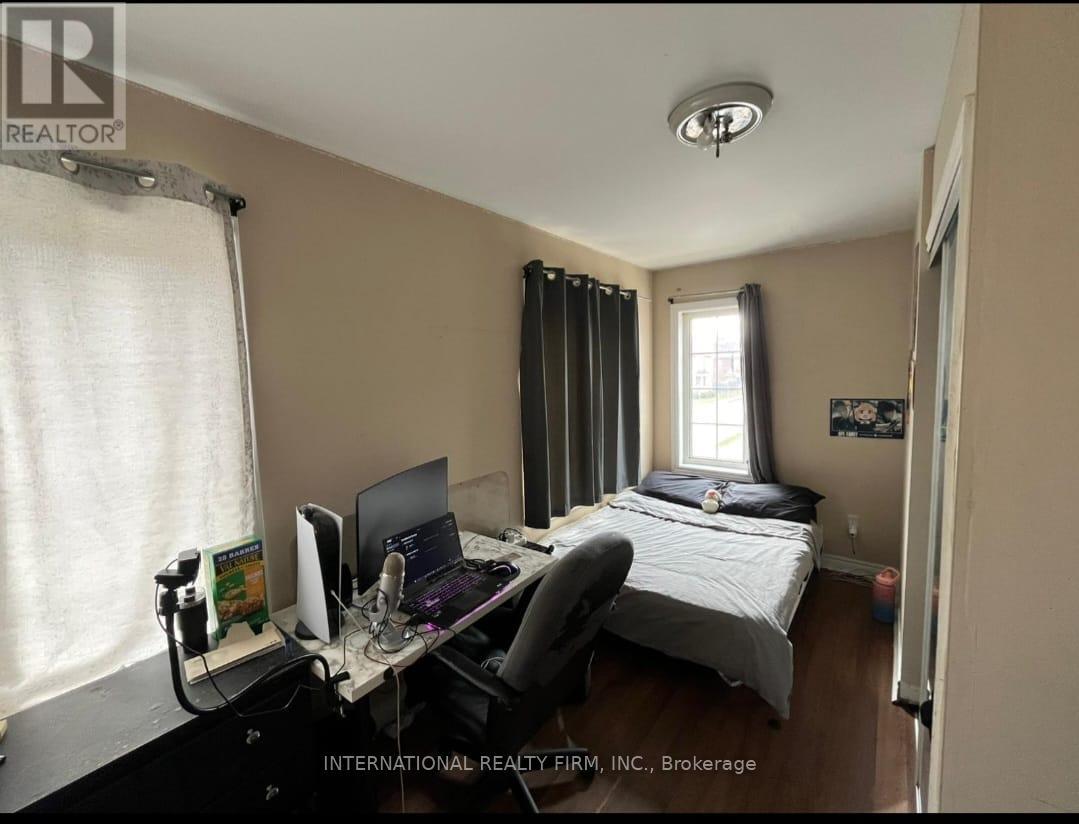 66 LEITCH AVENUE - 17