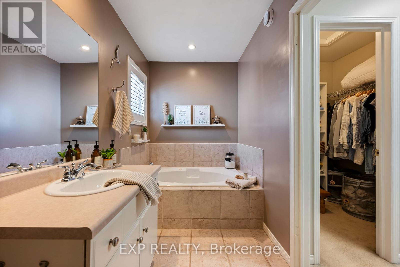 59 SHERWOOD STREET - Image 34