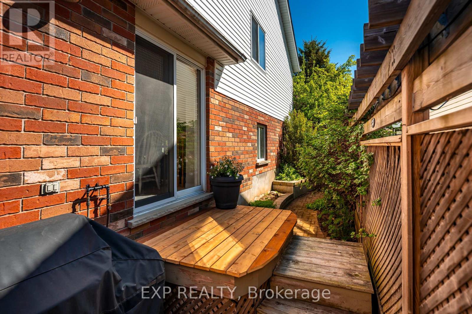 59 SHERWOOD STREET - Image 40