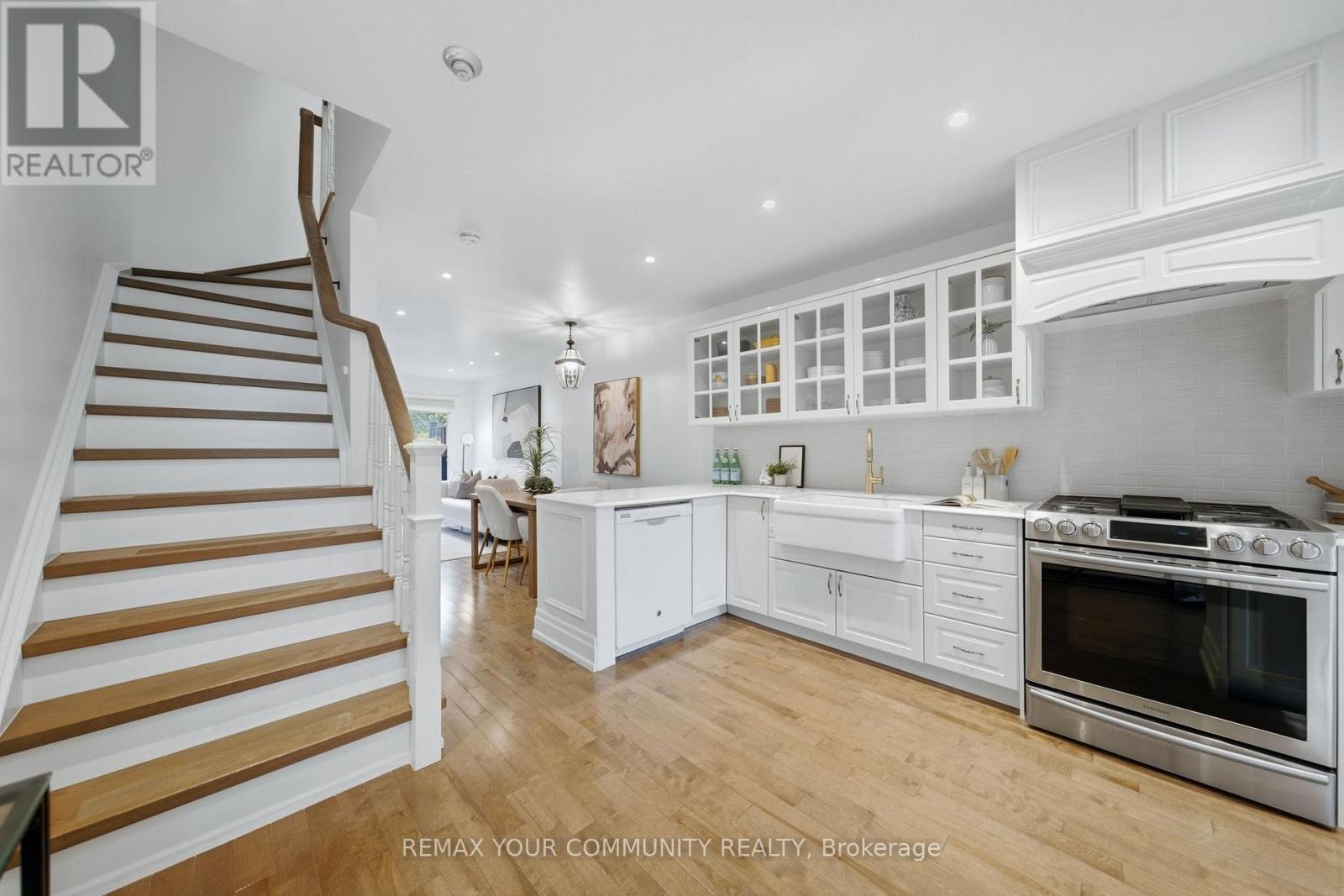 #3 180 MANITOBA STREET - 3