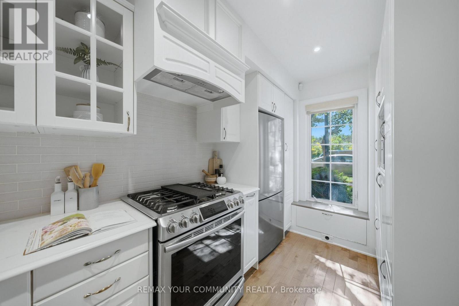 #3 180 MANITOBA STREET - 6