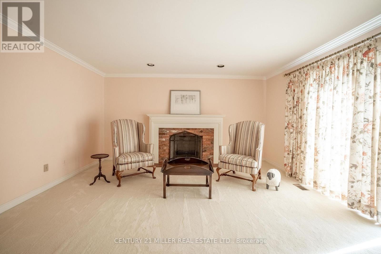 16 COLONIAL CRESCENT - 23