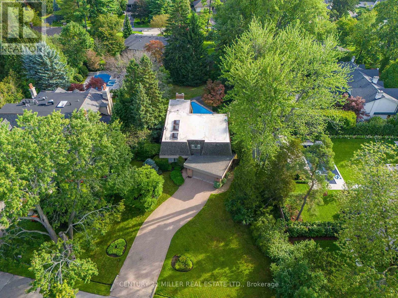 16 COLONIAL CRESCENT - 6
