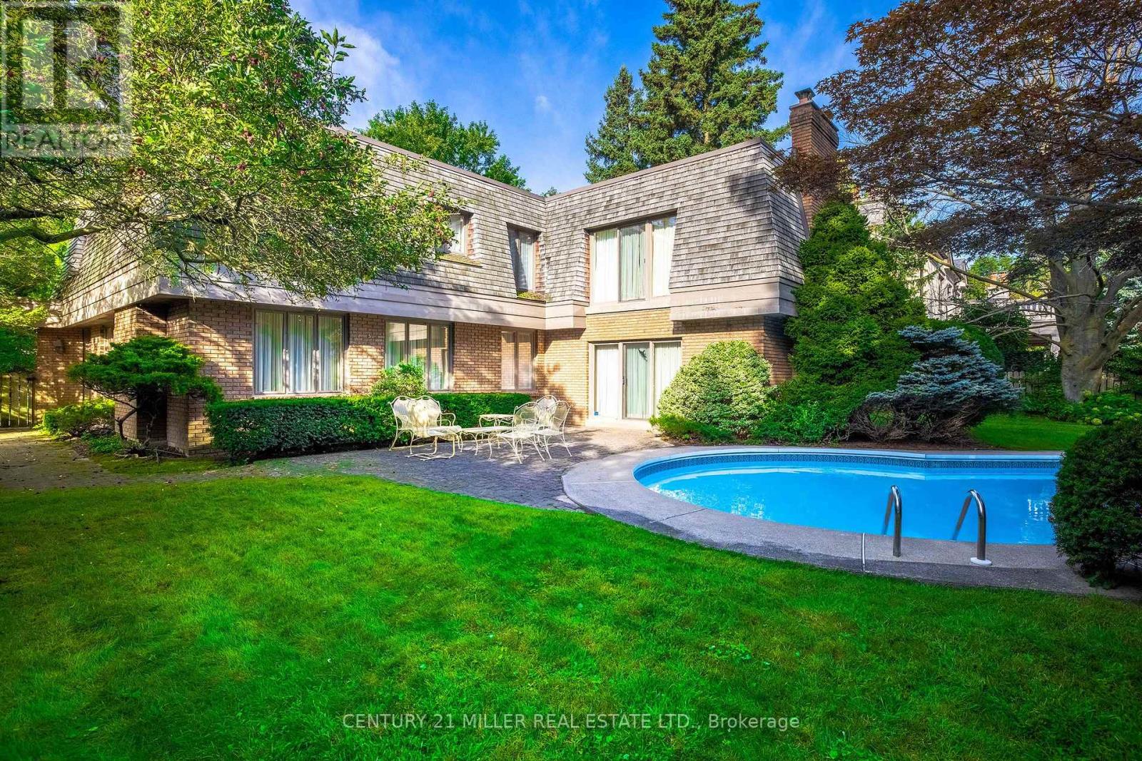 16 COLONIAL CRESCENT - 9