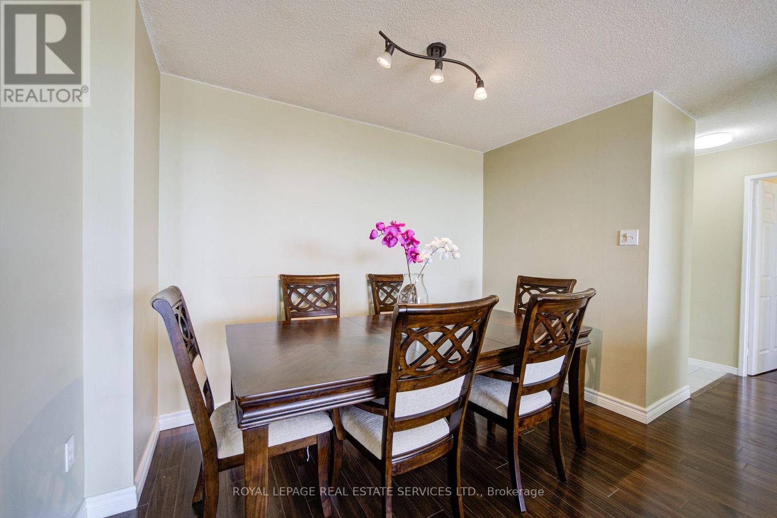 #2010 400 WEBB DRIVE - 25