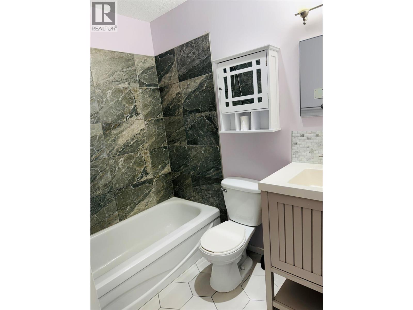 #101 625 Rowcliffe Avenue - 7