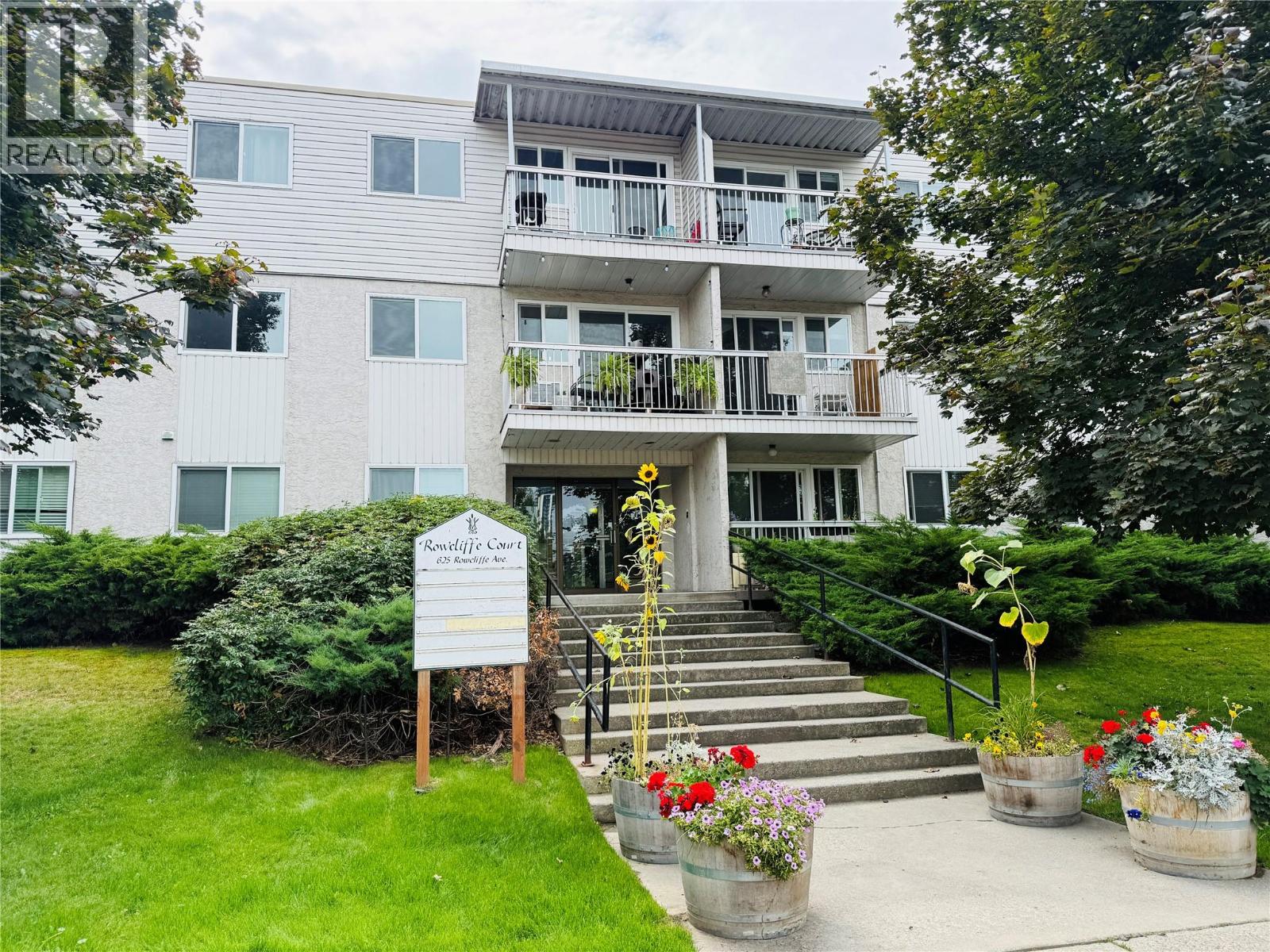 #101 625 Rowcliffe Avenue - 1
