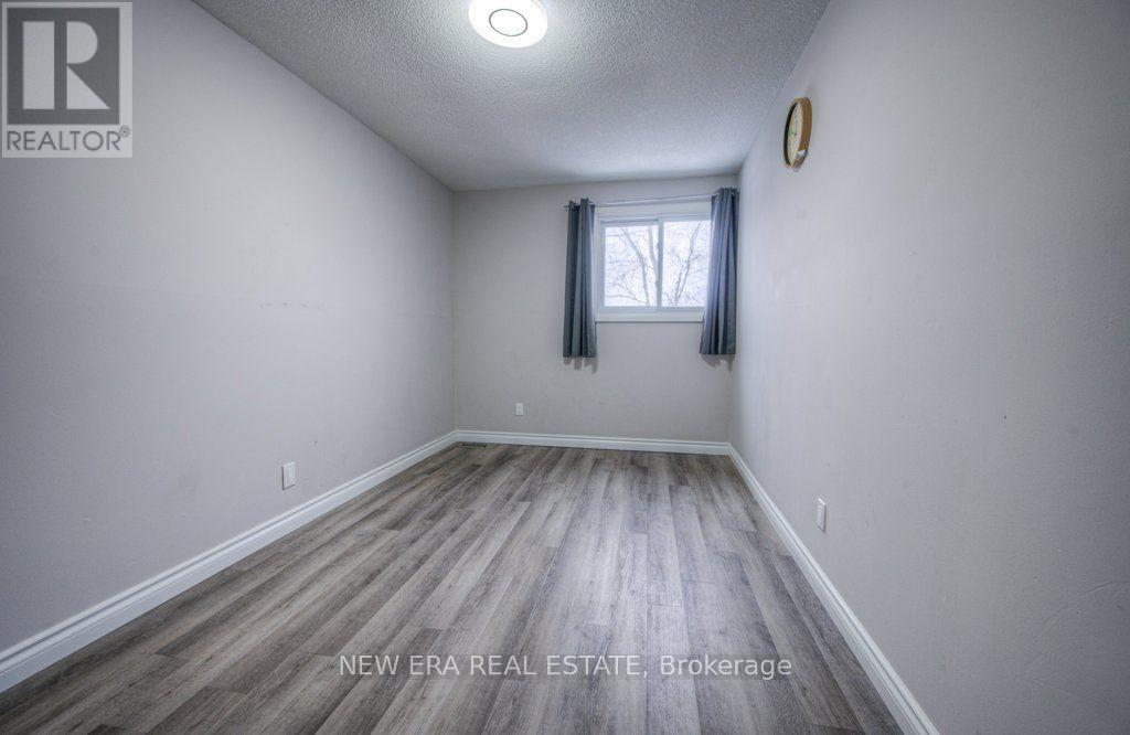 #15 149 ST CATHARINE STREET - 25