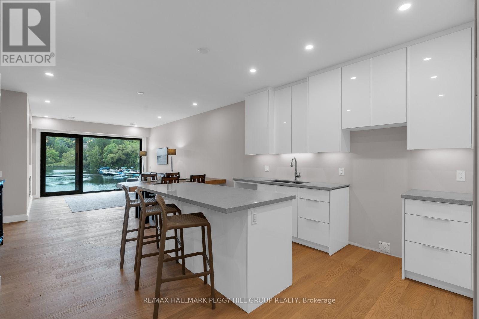 #103 32 BRUNEL ROAD - 3