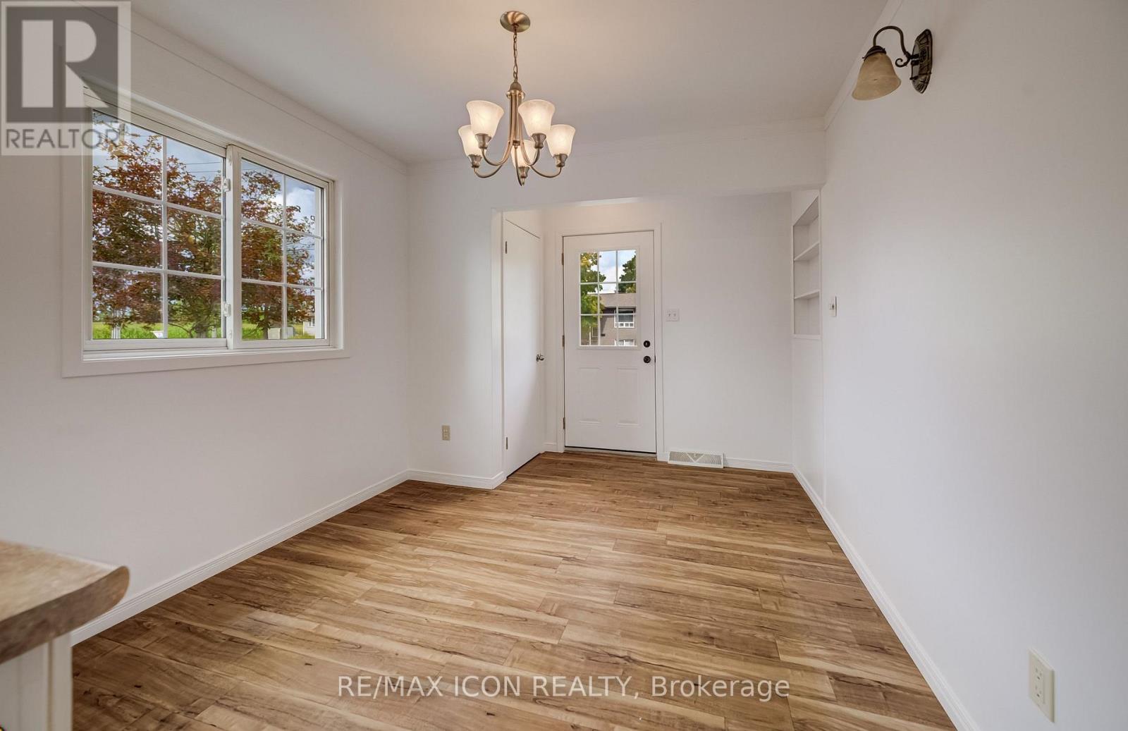 315 PERTH STREET, Wellington North (Mount Forest) — photo 6