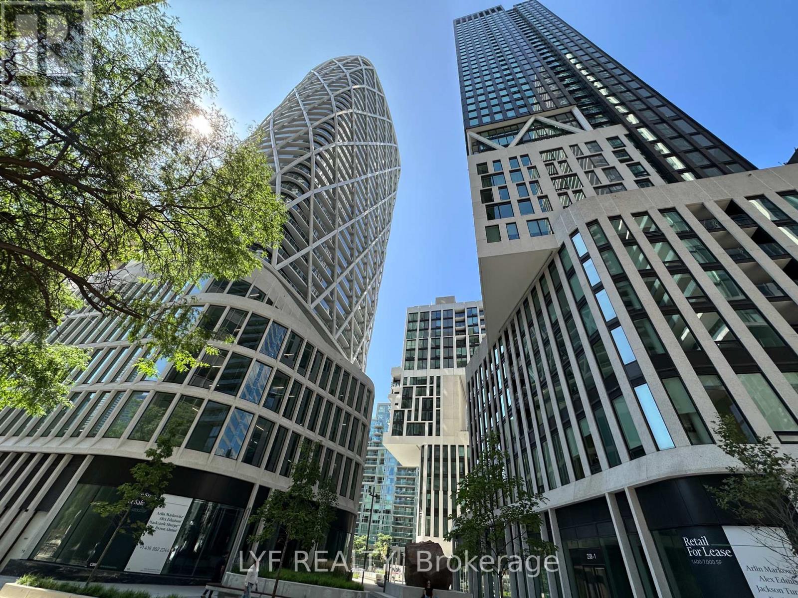 Photo of 230 SIMCOE Street