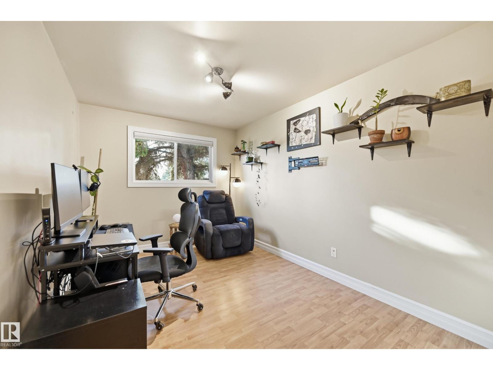 3523 106 ST NW - 18