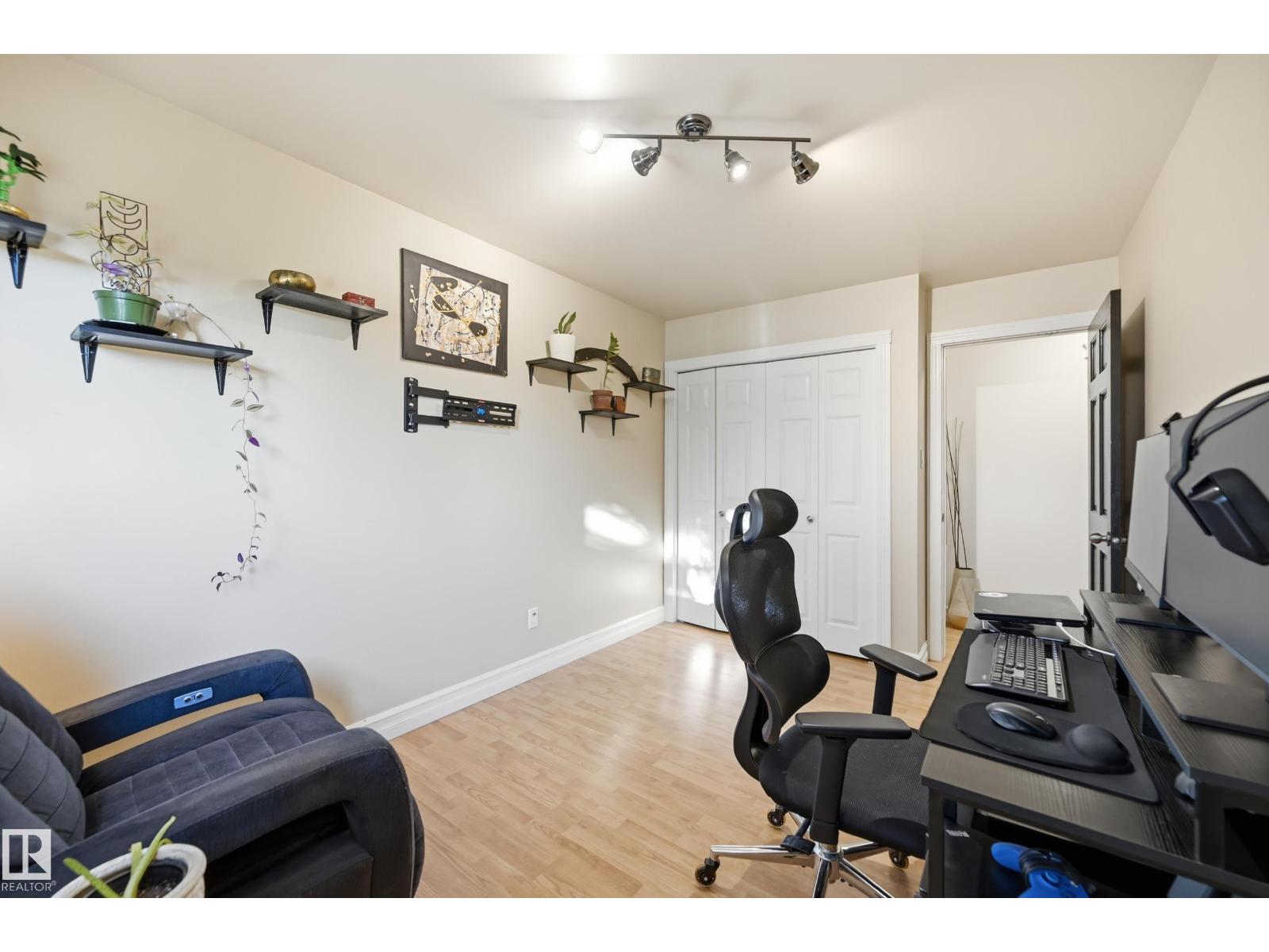 3523 106 ST NW - 19