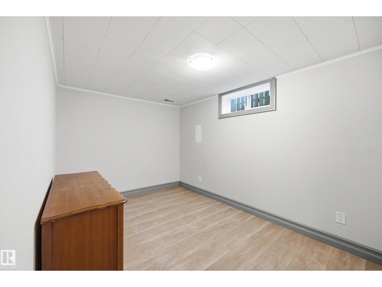 3523 106 ST NW - 30