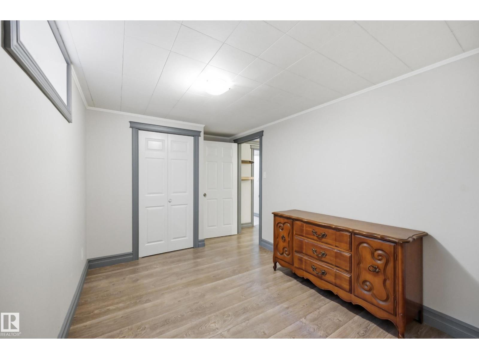 3523 106 ST NW - 32