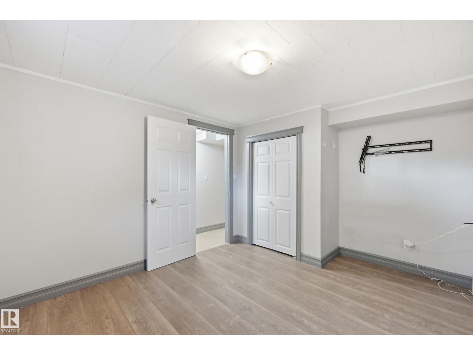 3523 106 ST NW - 36