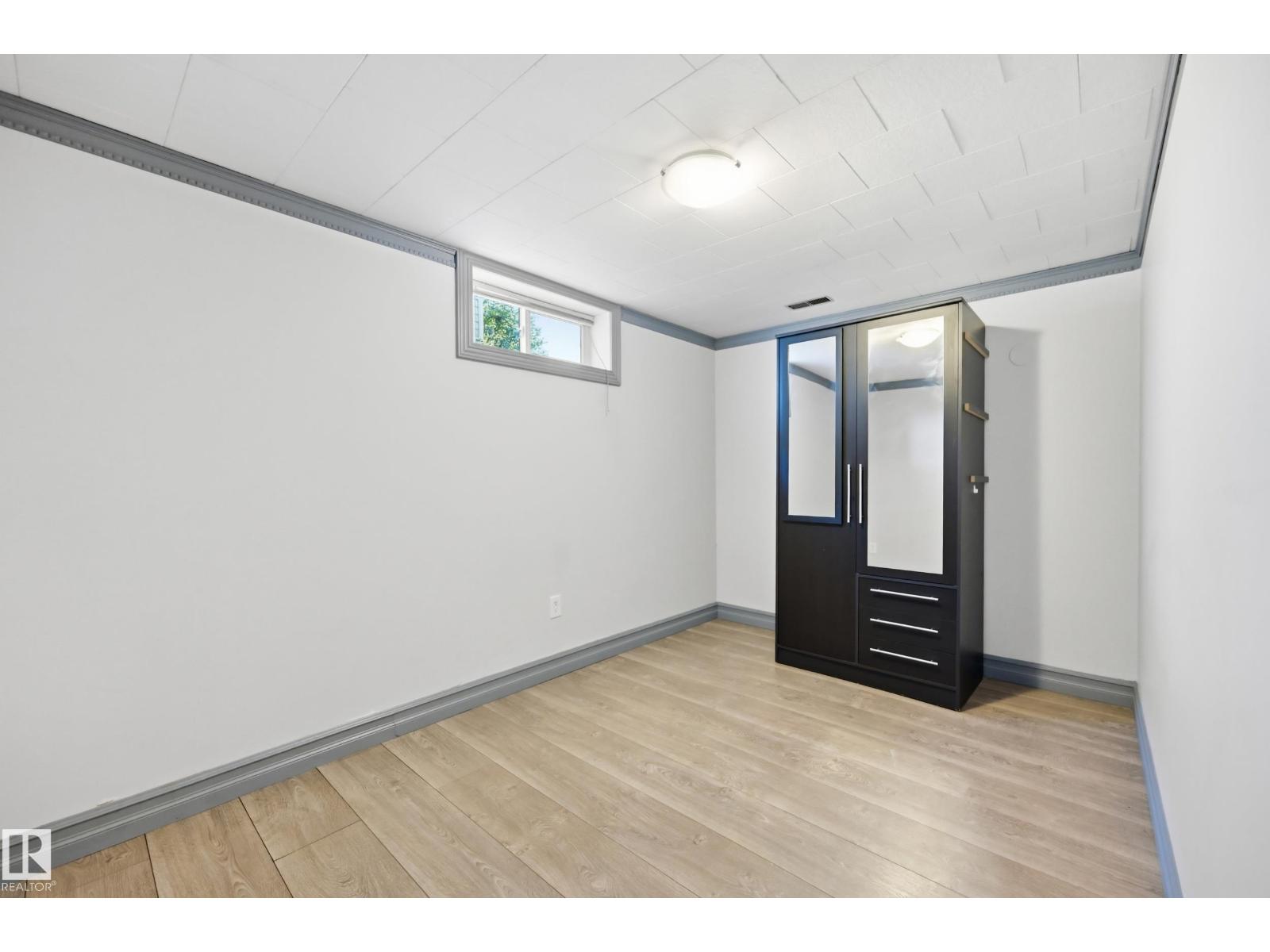 3523 106 ST NW - 41