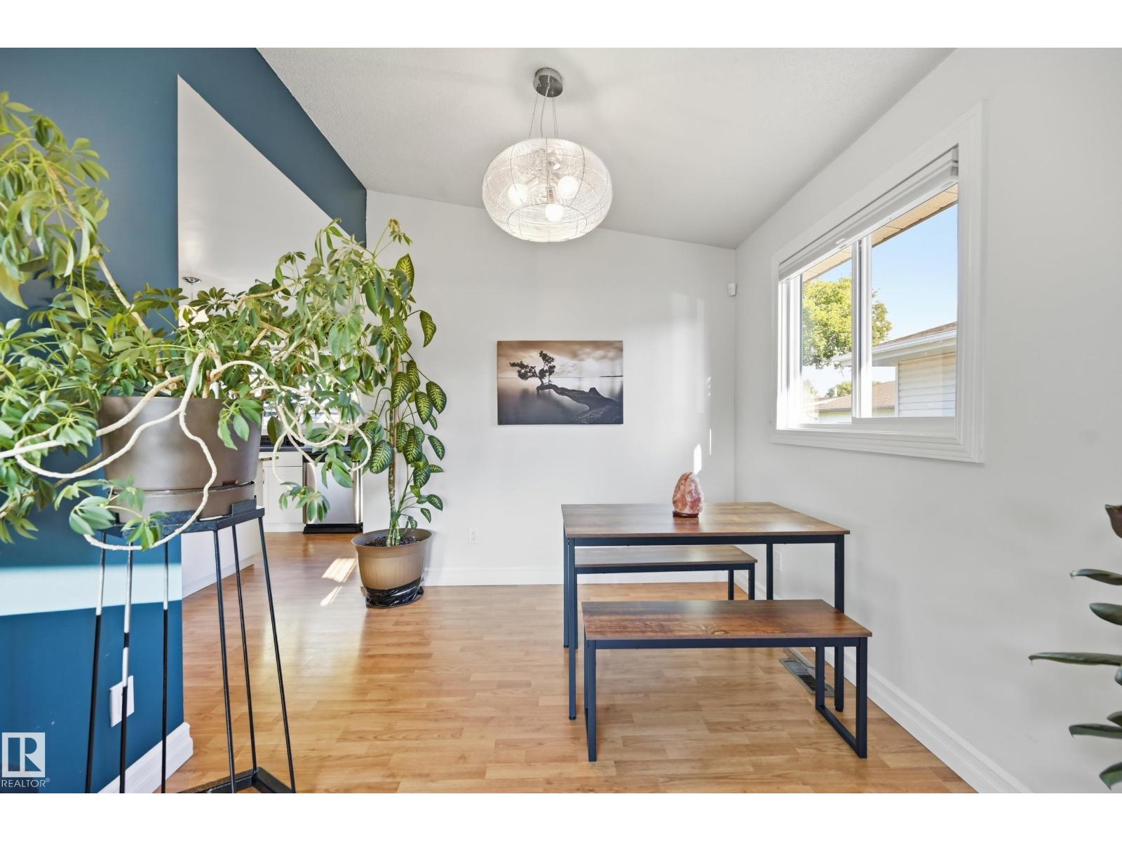 3523 106 ST NW - 9