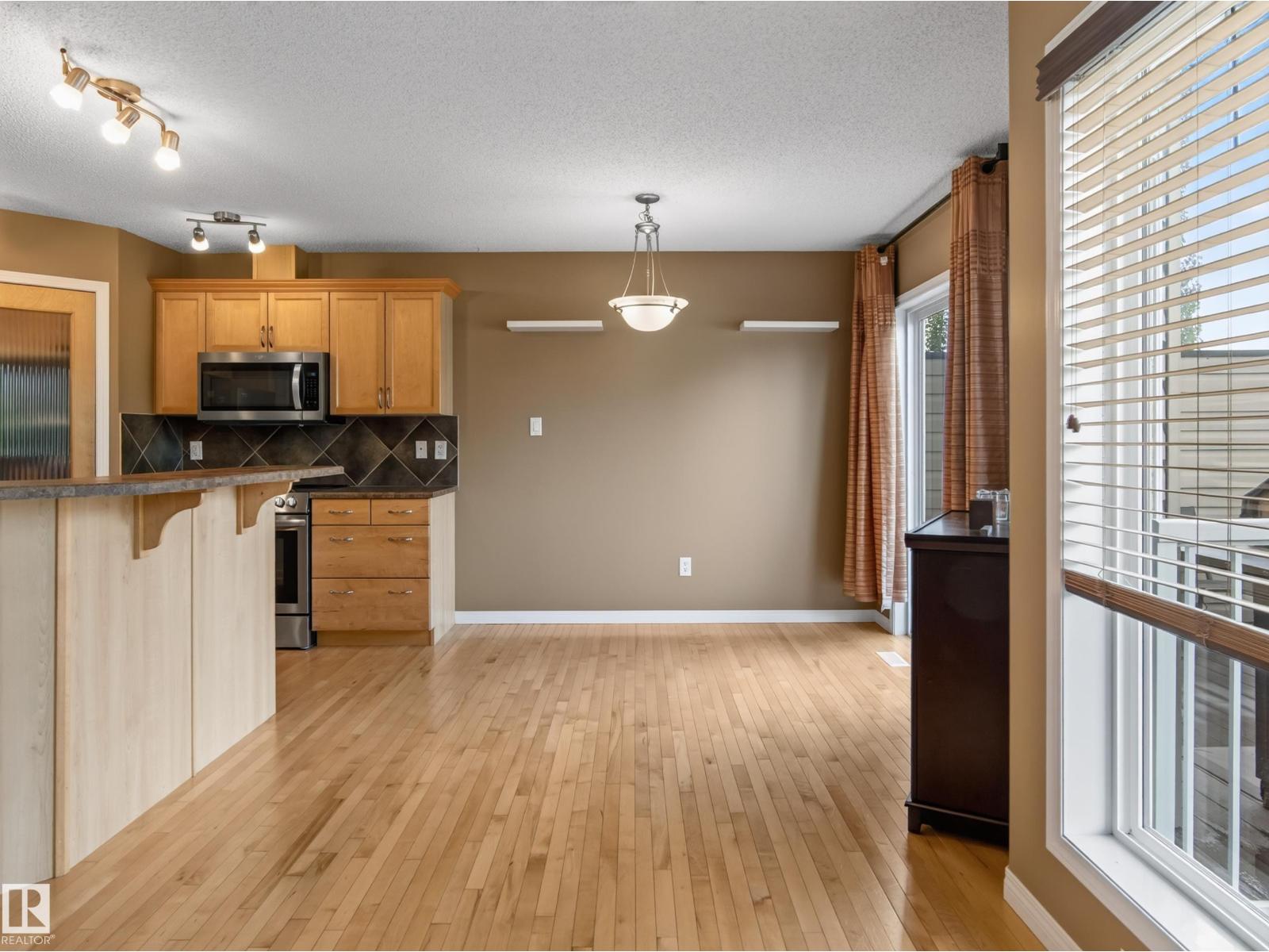 460 CHARLOTTE CR - 10