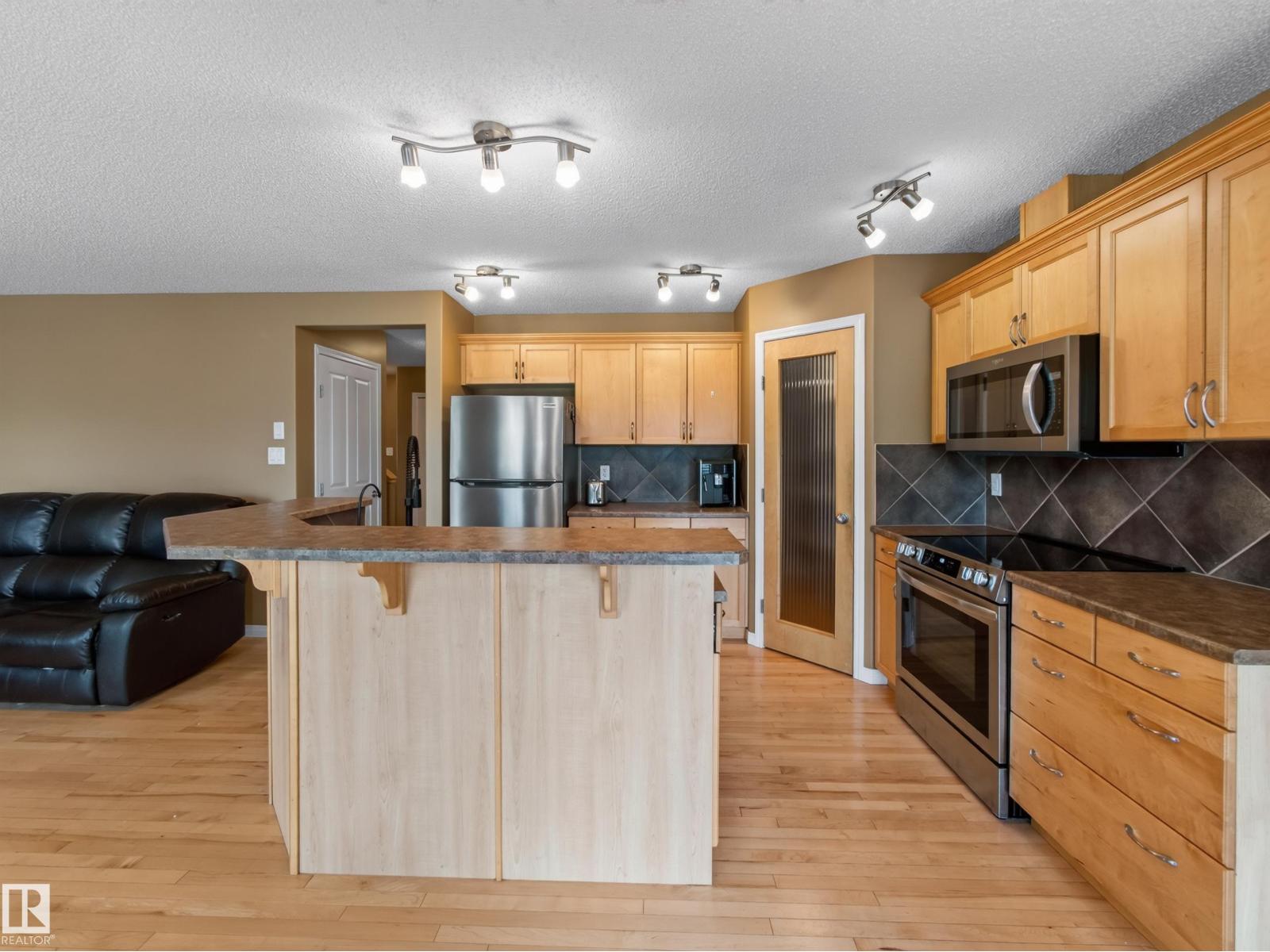 460 CHARLOTTE CR - 13