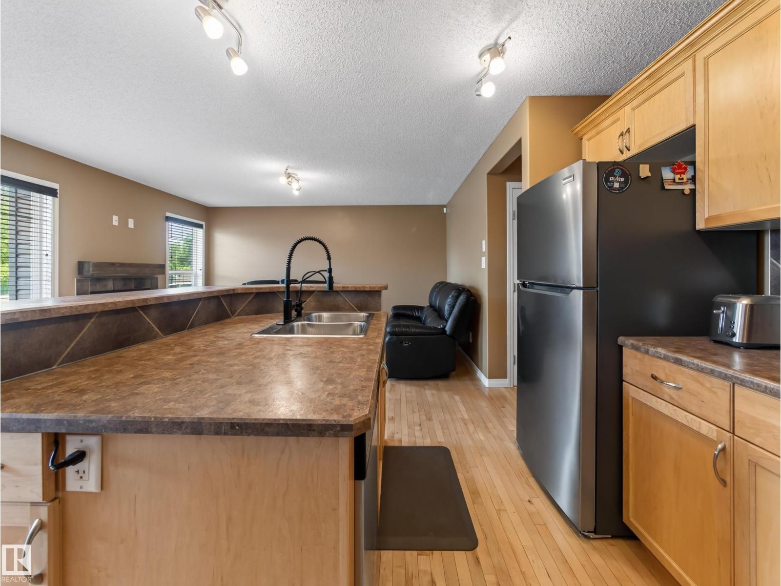 460 CHARLOTTE CR - 16