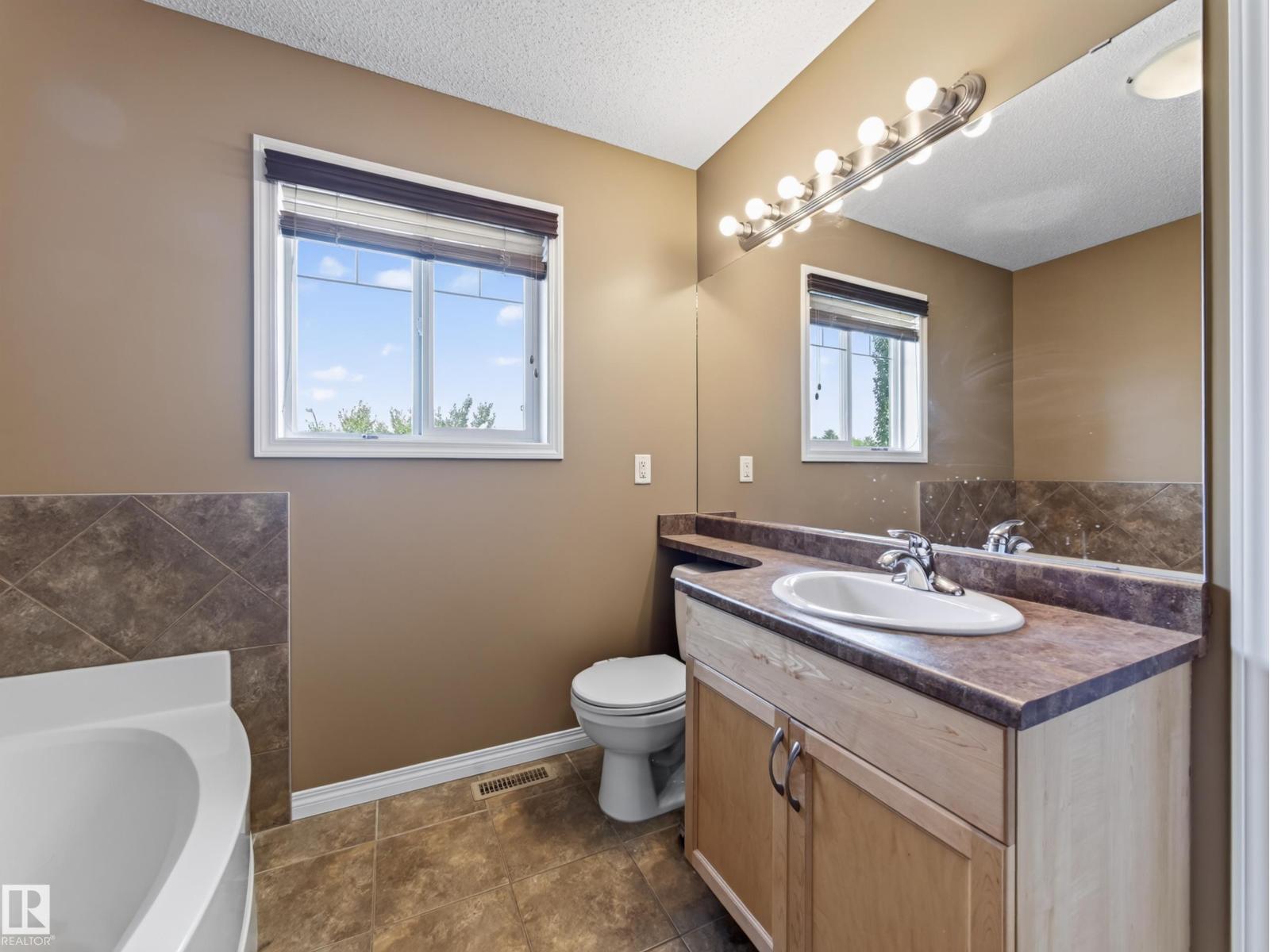460 CHARLOTTE CR - 35