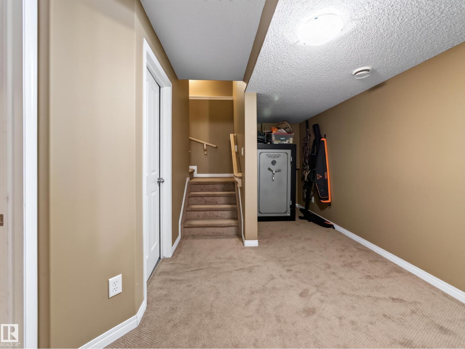 460 CHARLOTTE CR - 37