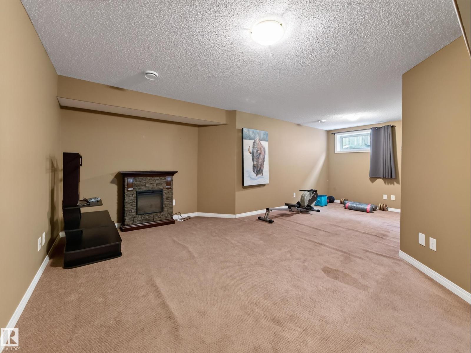 460 CHARLOTTE CR - 40