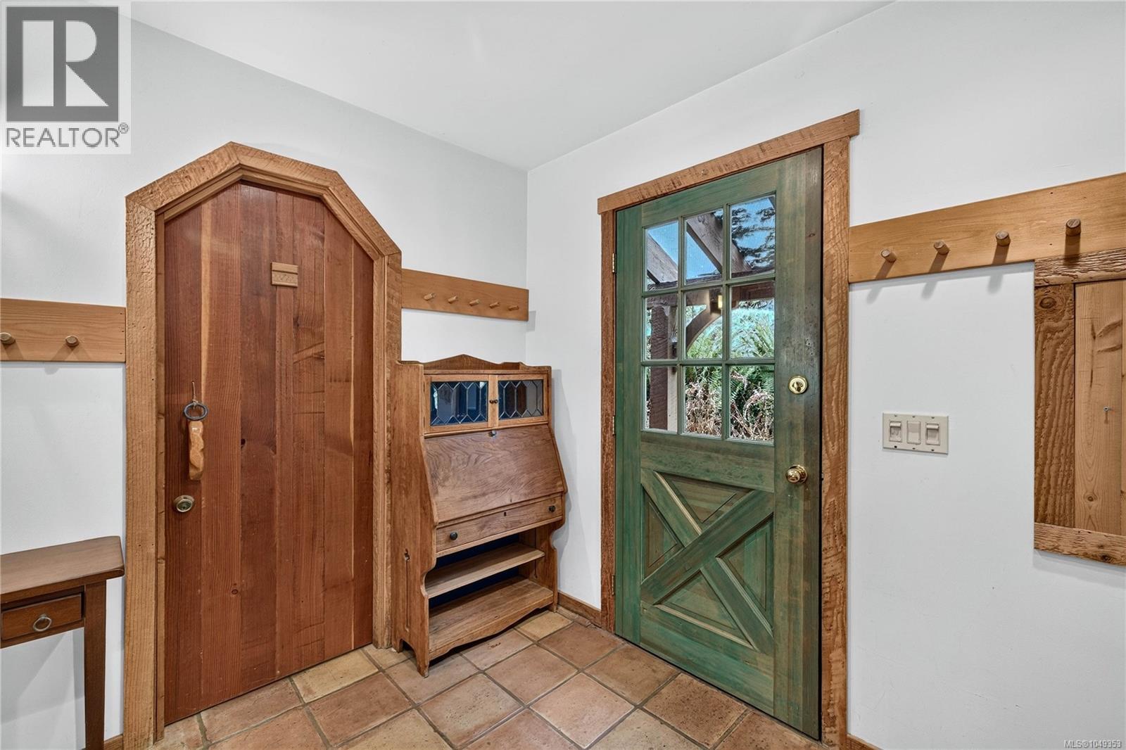 521 Beddis Rd - 7