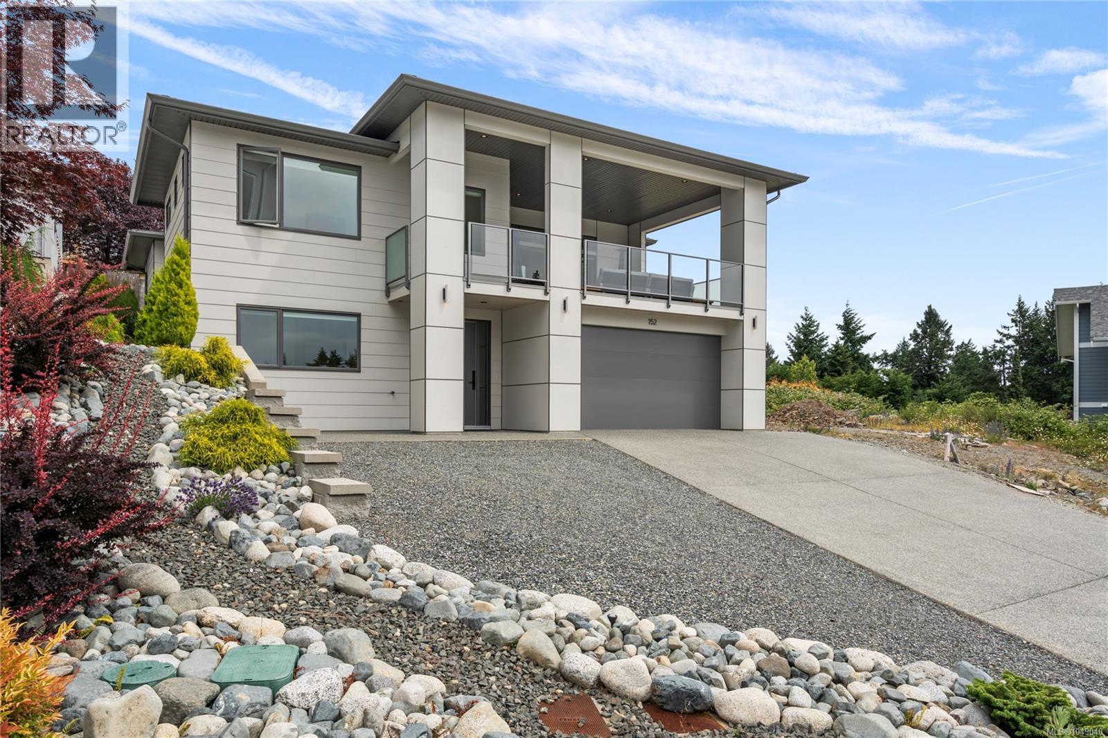 152 Golden Oaks Cres - 1