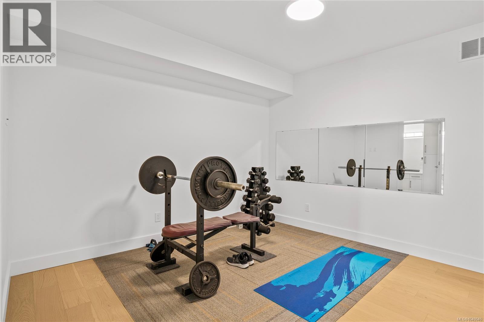 152 Golden Oaks Cres - Image 37