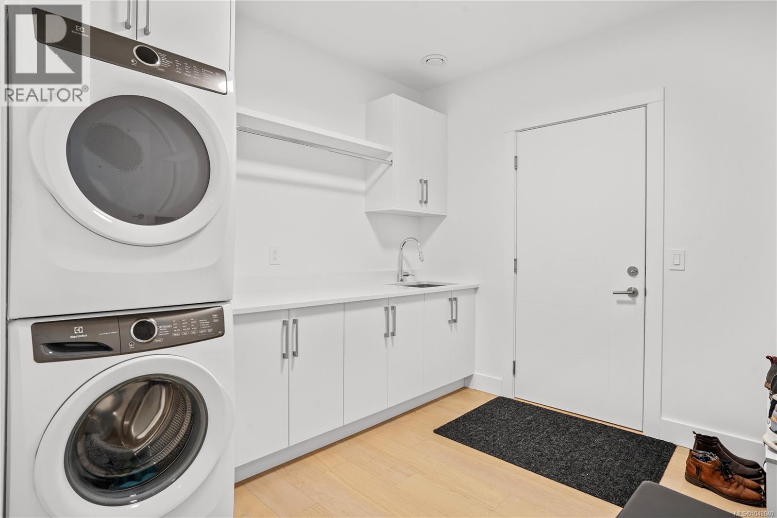 152 Golden Oaks Cres - 42