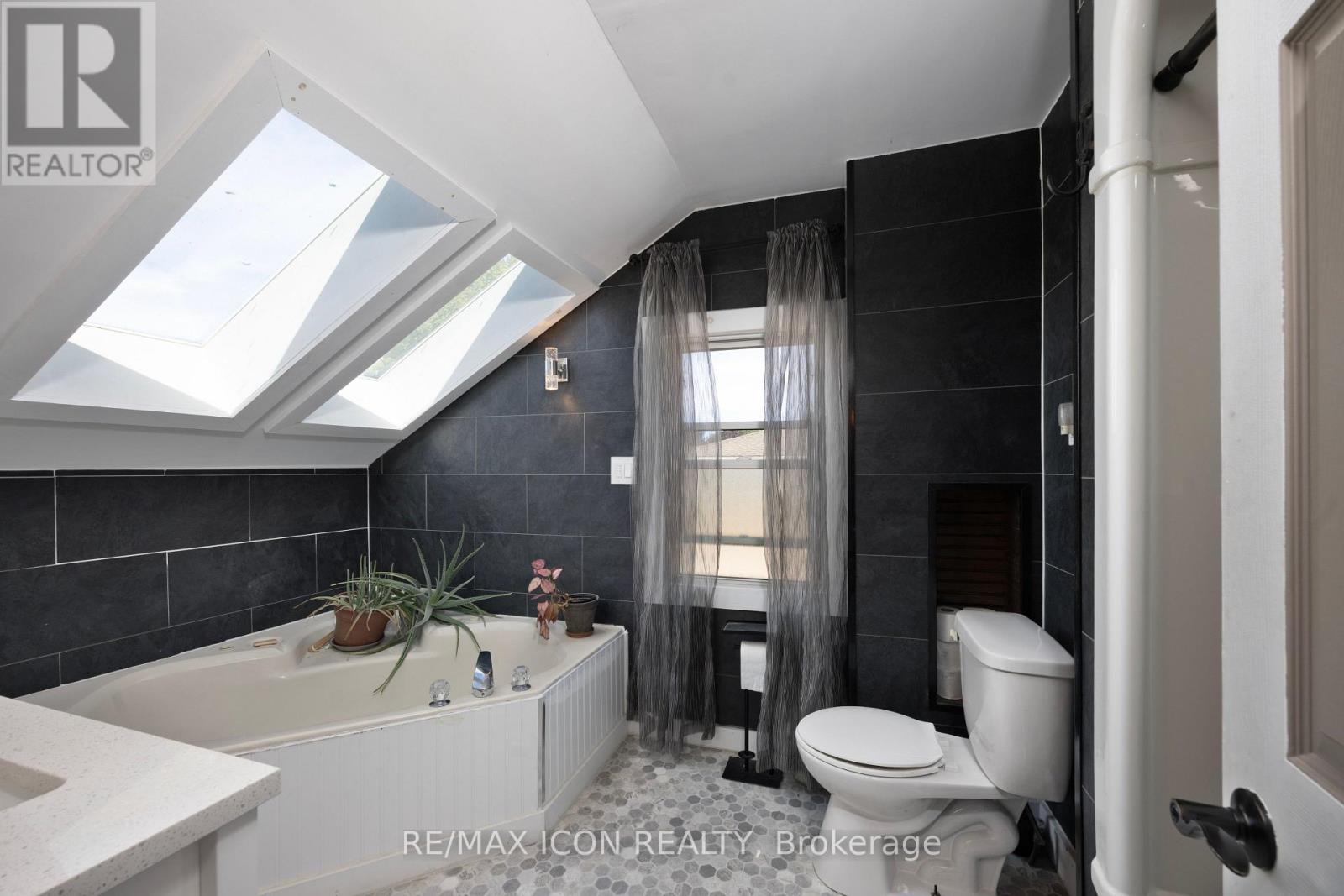 196 CAMERON STREET - 24