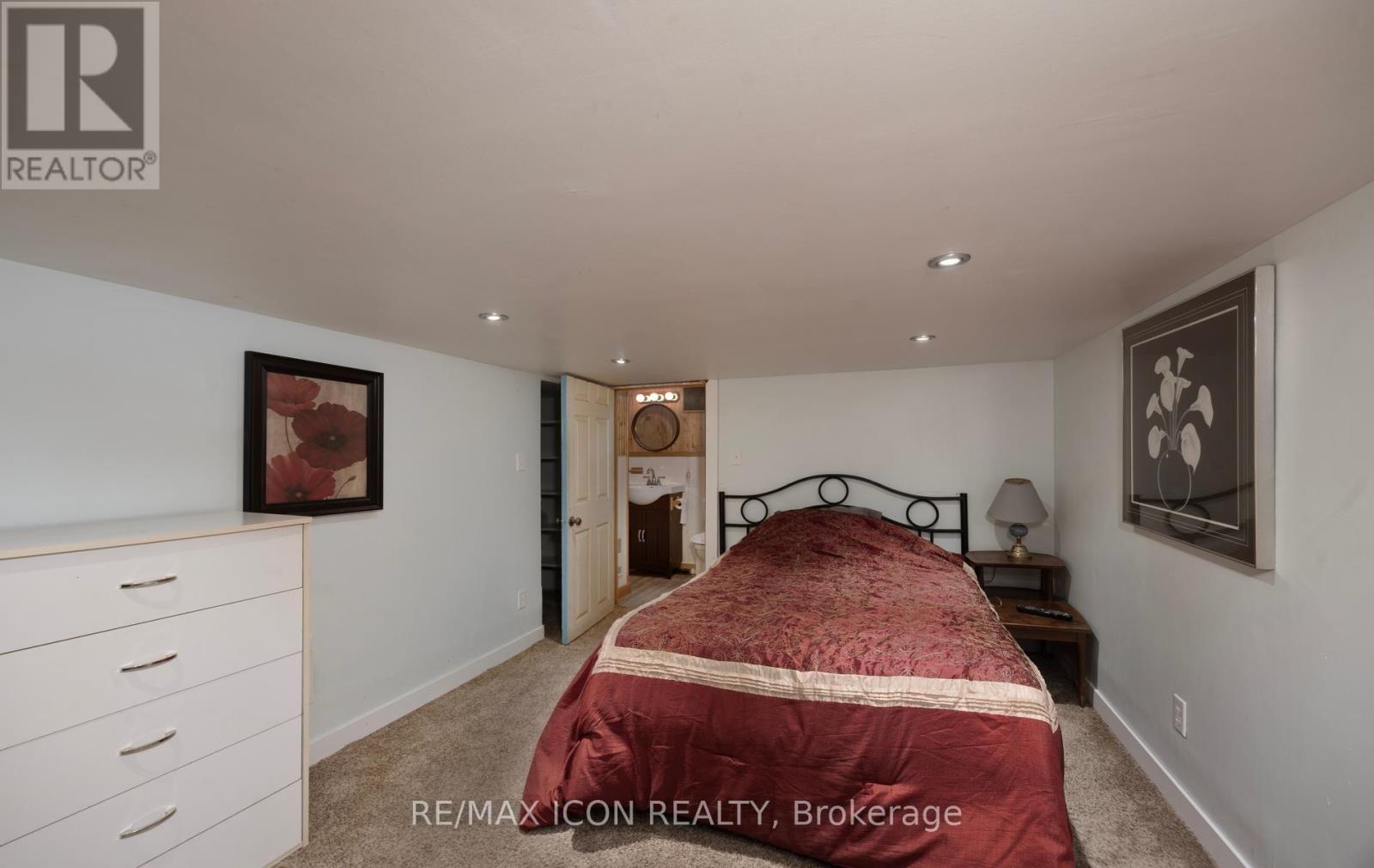 196 CAMERON STREET - 32