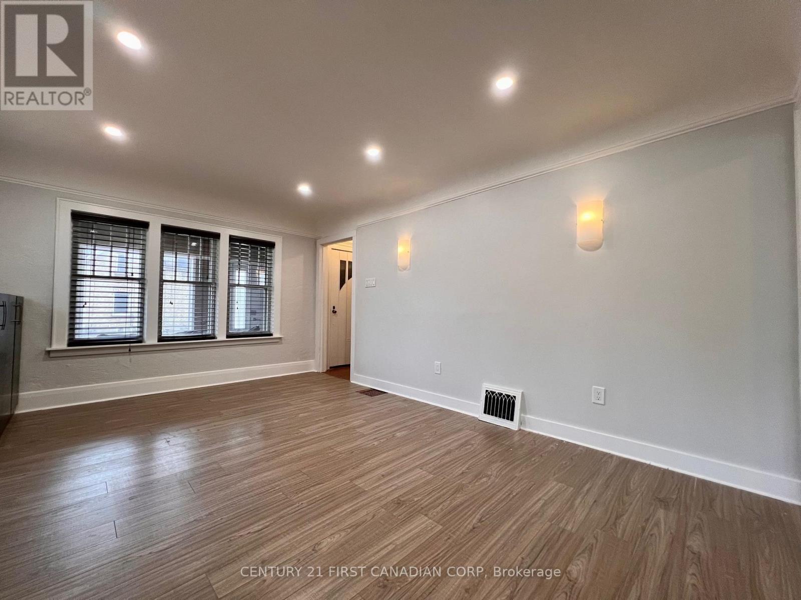 27 WHARNCLIFFE ROAD S, London South (South E) — photo 7
