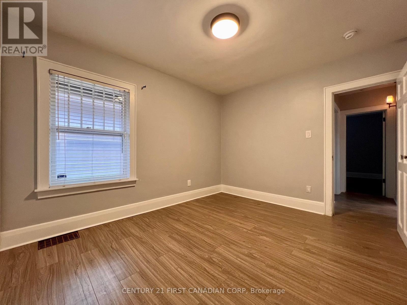 27 WHARNCLIFFE ROAD S, London South (South E) — photo 9